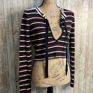🐺Fashion Nova All Across Striped Crop V-Neck Long Sleeved Top